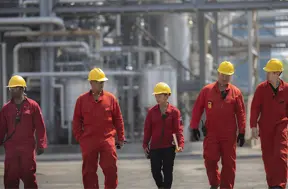 workers in line