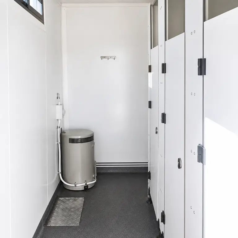 20ft ablution block with toilets and showers 