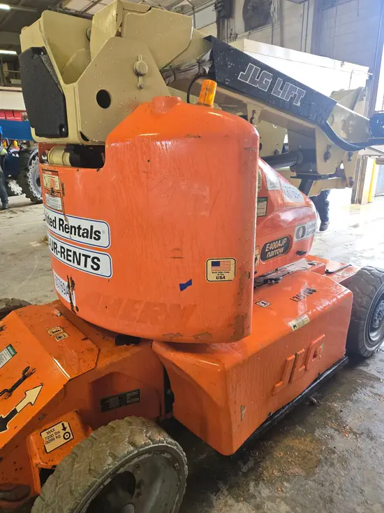 2013 JLG E400AJPN Articulating Boom Lift