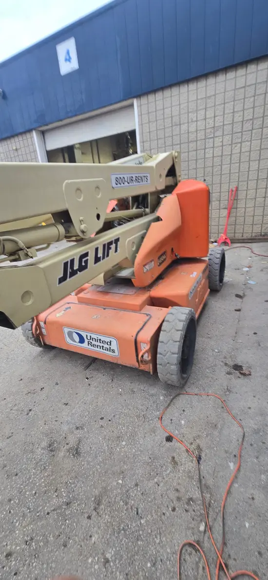 2012 JLG E450AJ Articulating Boom Lift