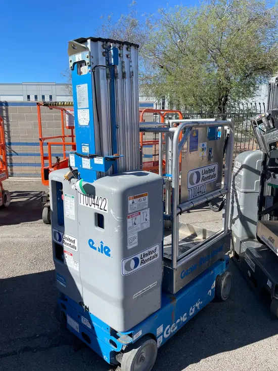 2019 Genie GR-20 Self-Propelled One-Person Lift