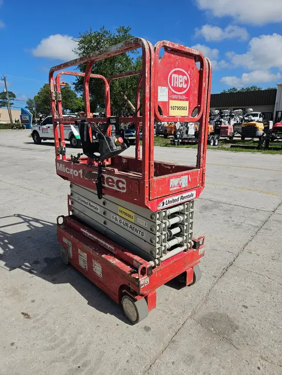 2018 MEC MICRO 19 Scissor Lift