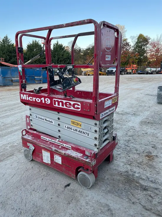 2018 MEC MICRO 19 Scissor Lift