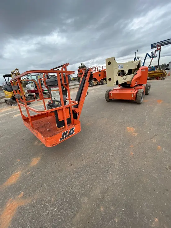 2015 JLG E450AJ Articulating Boom Lift