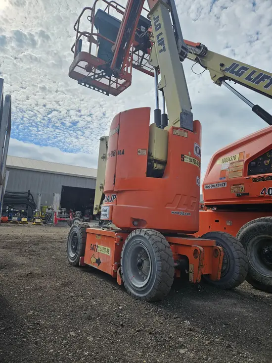 2013 JLG E300AJP Articulating Boom Lift