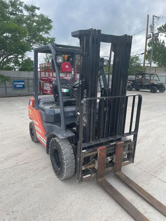 2019 Toyota 8FDU25 Warehouse Forklift