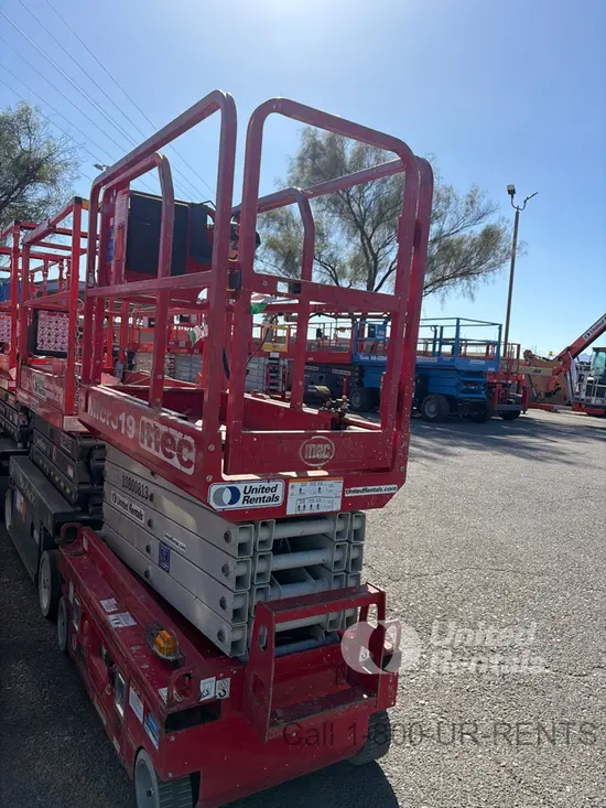 2018 MEC MICRO 19 Scissor Lift