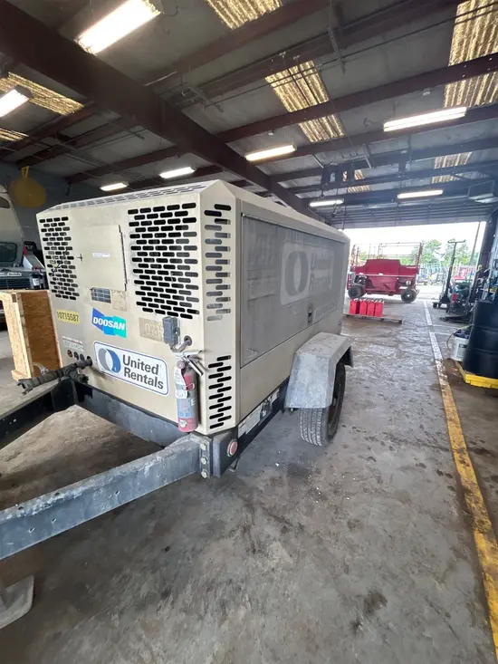 2018 Doosan P425/HP375WCUT4 Air Compressor