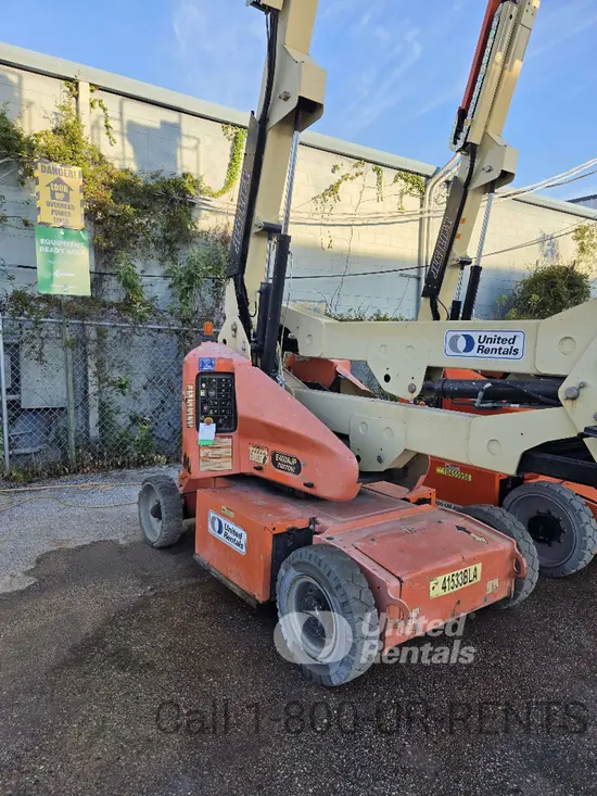 2017 JLG E400AJPN Articulating Boom Lift