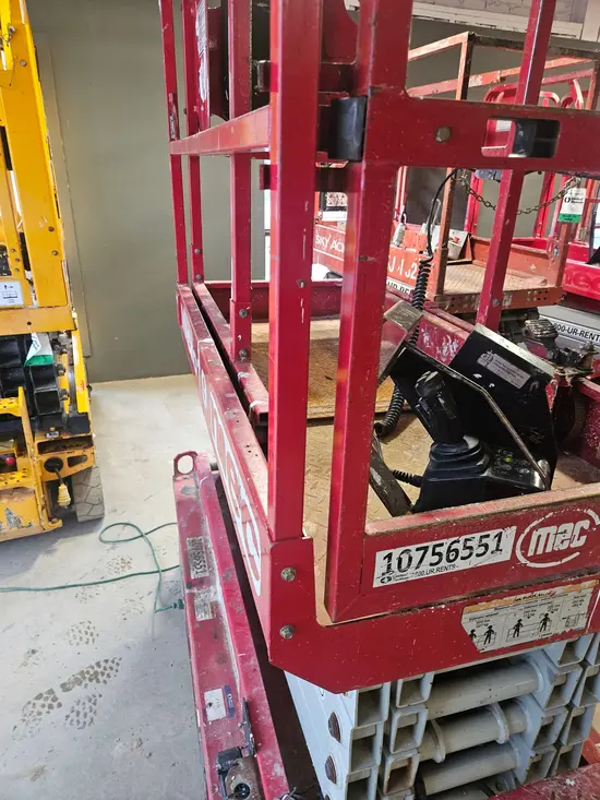2018 MEC MICRO 19 Scissor Lift