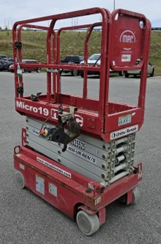2018 MEC MICRO 19 Scissor Lift
