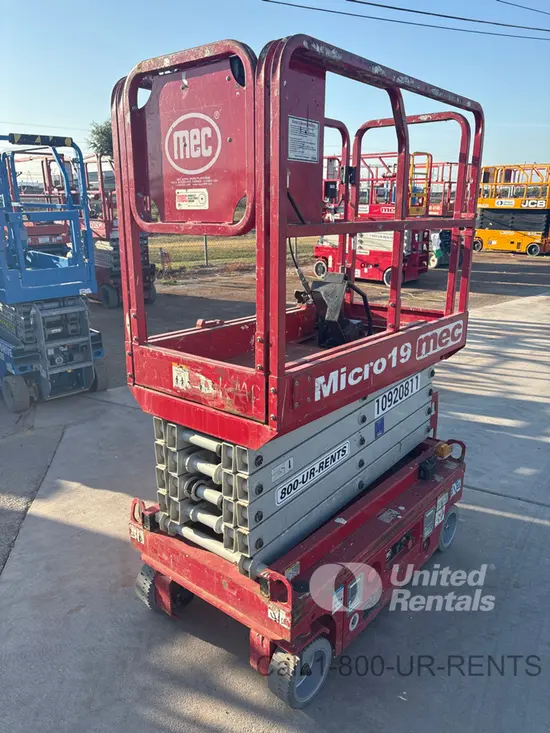 2019 MEC MICRO 19 Scissor Lift