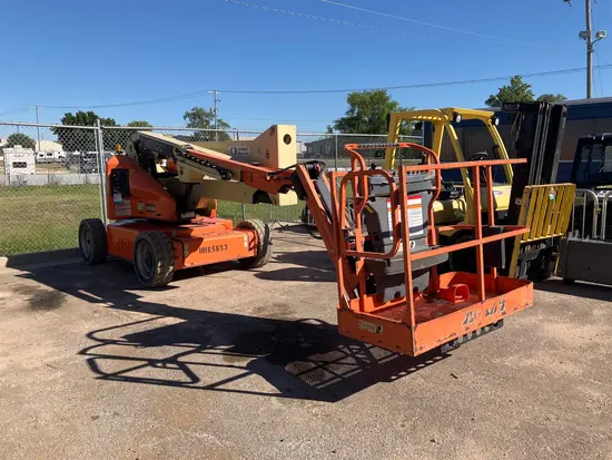 2013 JLG E450AJ Articulating Boom Lift