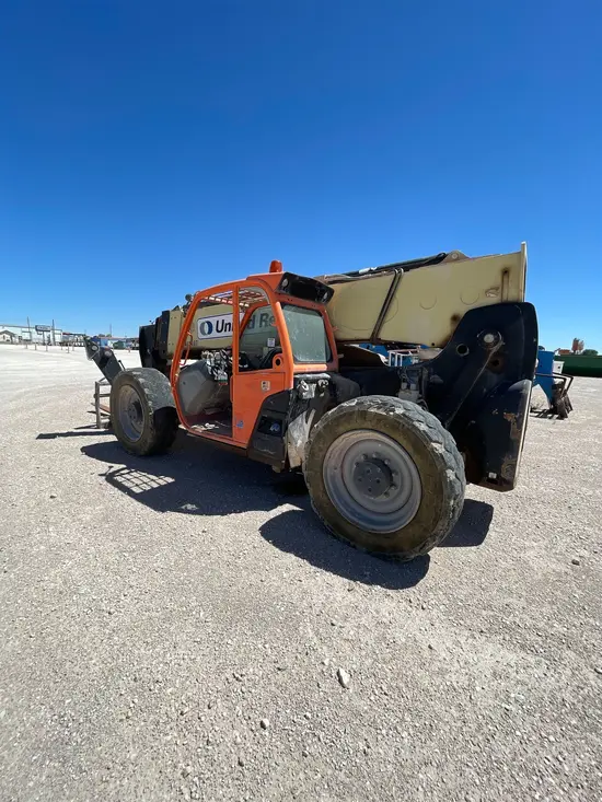 2016 JLG 1055 Forklift