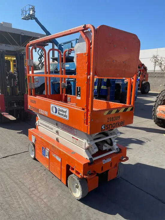 2018 Snorkel S3219E Scissor Lift