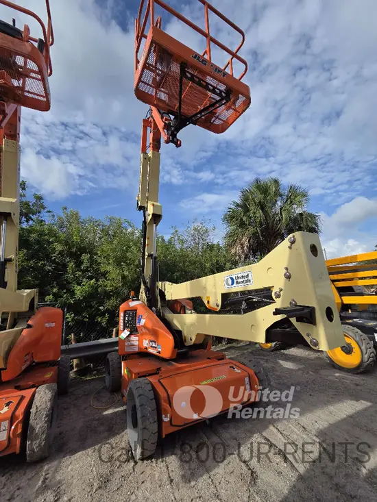 2016 JLG E450AJ Articulating Boom Lift