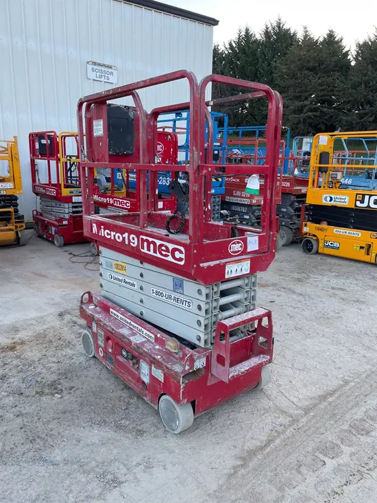 2018 MEC MICRO 19 Scissor Lift