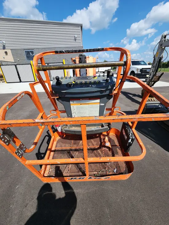 2017 JLG E300AJP Articulating Boom Lift