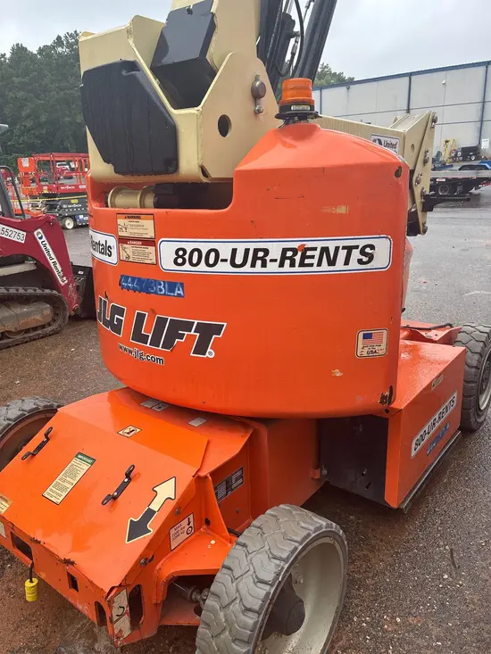 2017 JLG E400AJPN Articulating Boom Lift