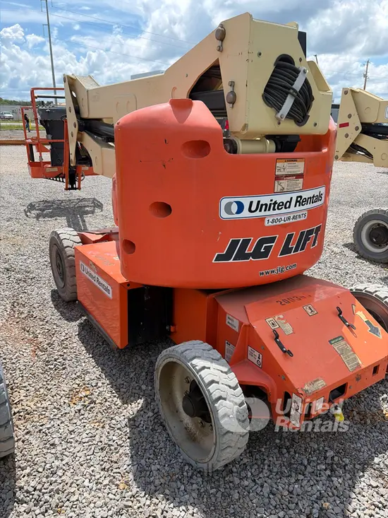 2018 JLG E400AJPN Articulating Boom Lift