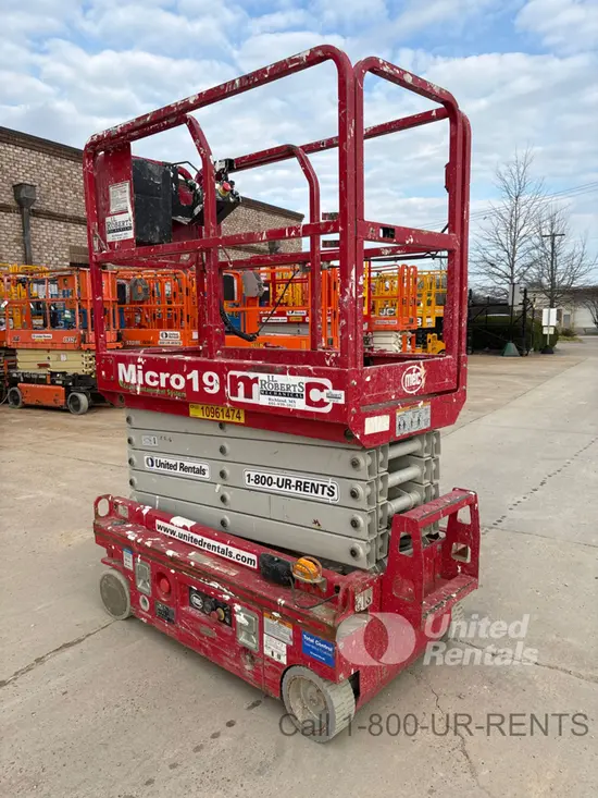 2019 MEC MICRO 19 Scissor Lift
