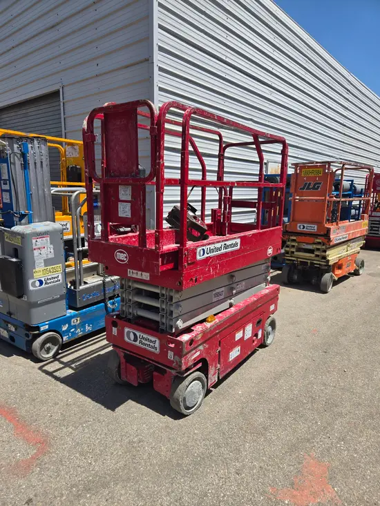 2017 MEC 1930SE Scissor Lift