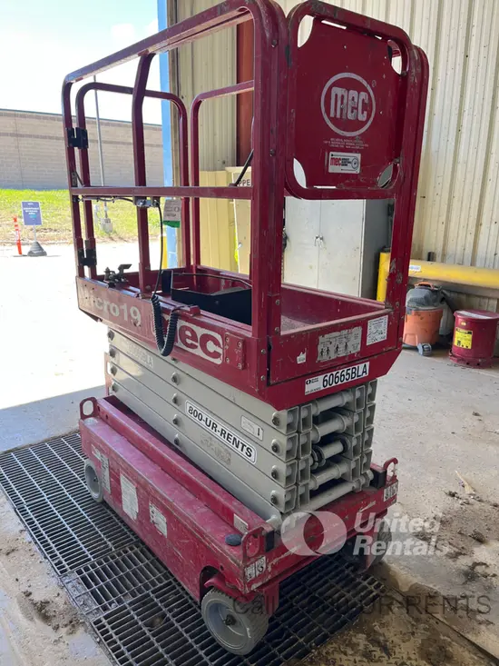 2018 MEC MICRO 19 Scissor Lift