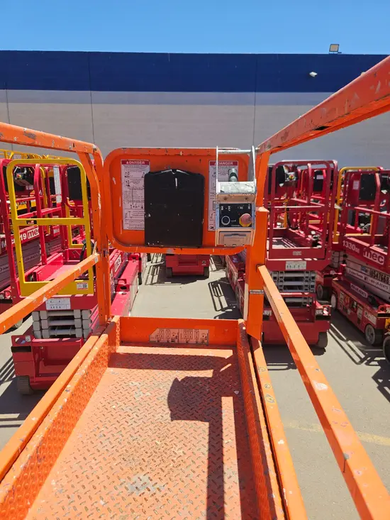 2018 Snorkel S3219E Scissor Lift