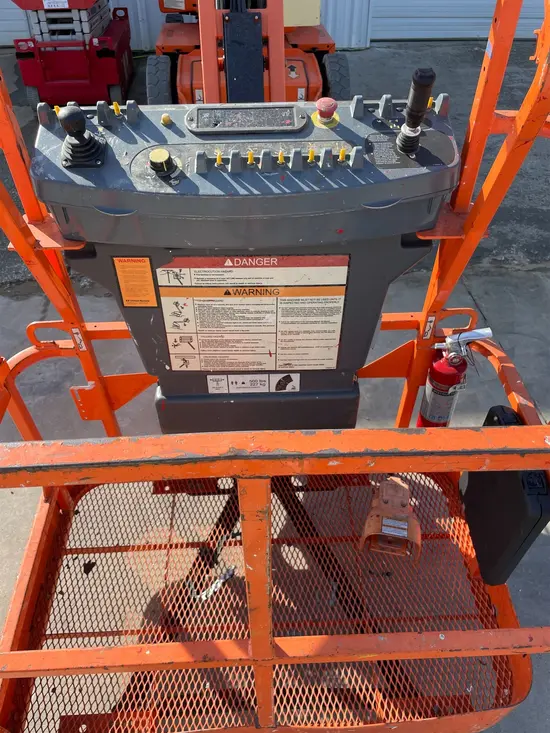 2015 JLG E400AJPN Articulating Boom Lift