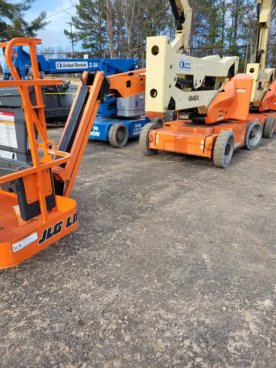 2016 JLG E450AJ Articulating Boom Lift
