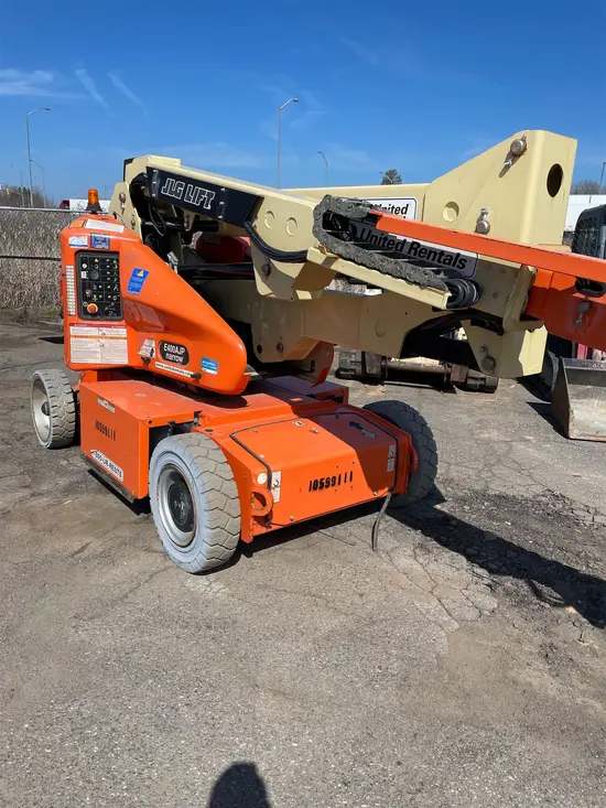 2017 JLG E400AJPN Articulating Boom Lift