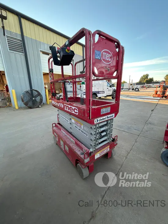 2019 MEC MICRO 19 Scissor Lift