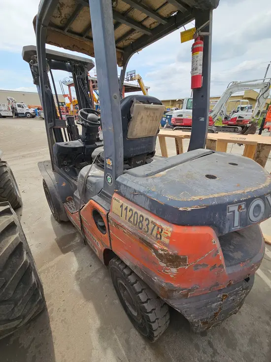 2021 Toyota 8FDU25 Warehouse Forklift