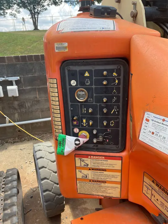 2015 JLG E450AJ Articulating Boom Lift