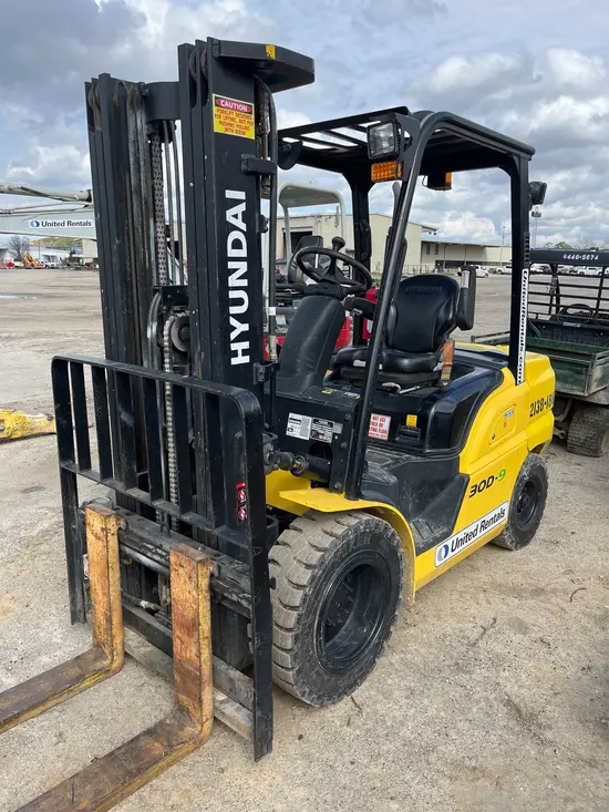2017 HYUNDAI 30D-9 Warehouse Forklift