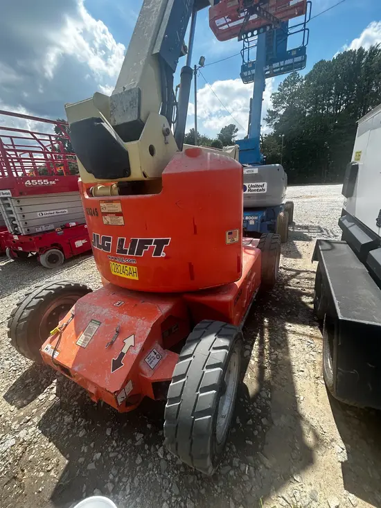 2013 JLG E450AJ Articulating Boom Lift