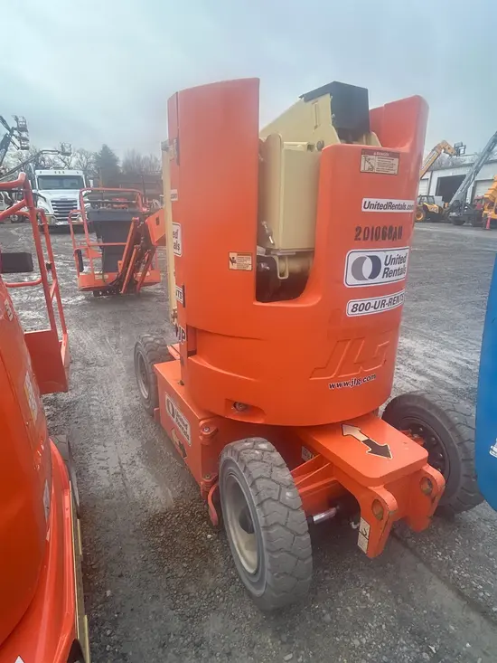 2018 JLG E300AJP Articulating Boom Lift