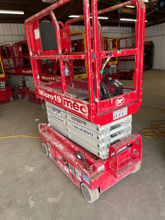 2018 MEC MICRO 19 Scissor Lift
