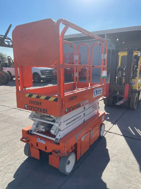 2018 Snorkel S3219E Scissor Lift