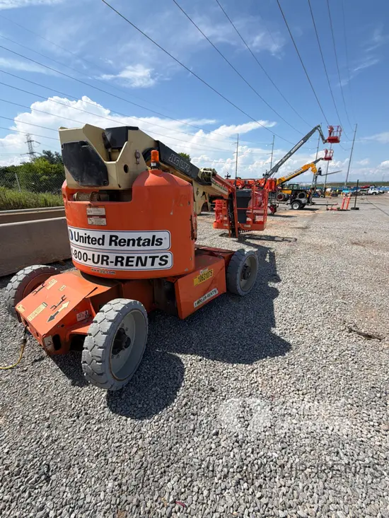 2017 JLG E450AJ Articulating Boom Lift