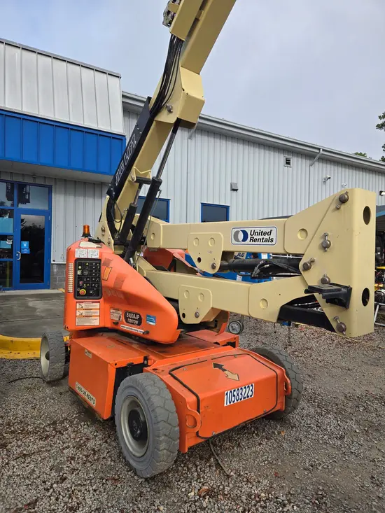 2017 JLG E400AJPN Articulating Boom Lift