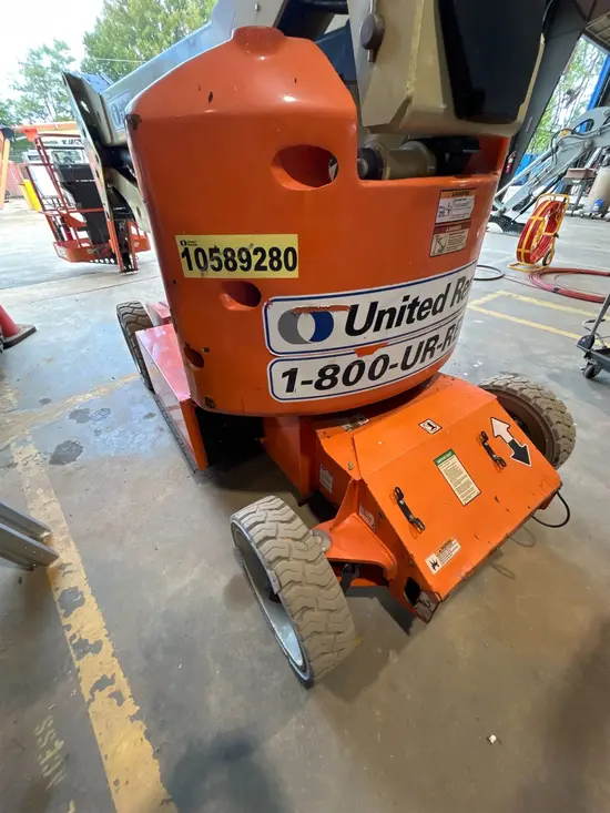 2017 JLG E400AJPN Articulating Boom Lift