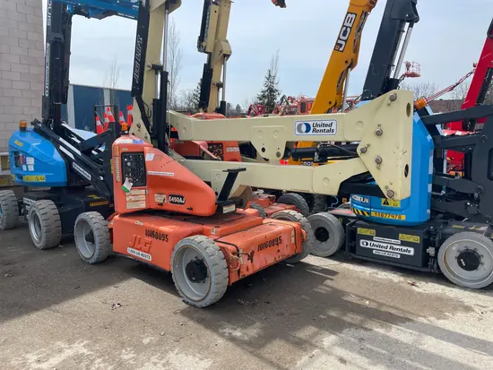 2013 JLG E450AJ Articulating Boom Lift