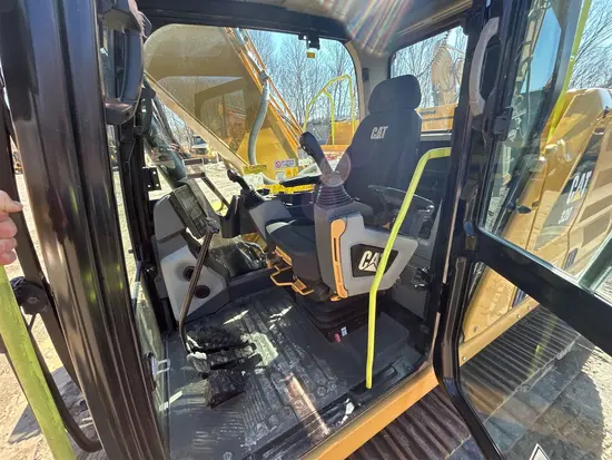 2018 CAT 320 Excavator