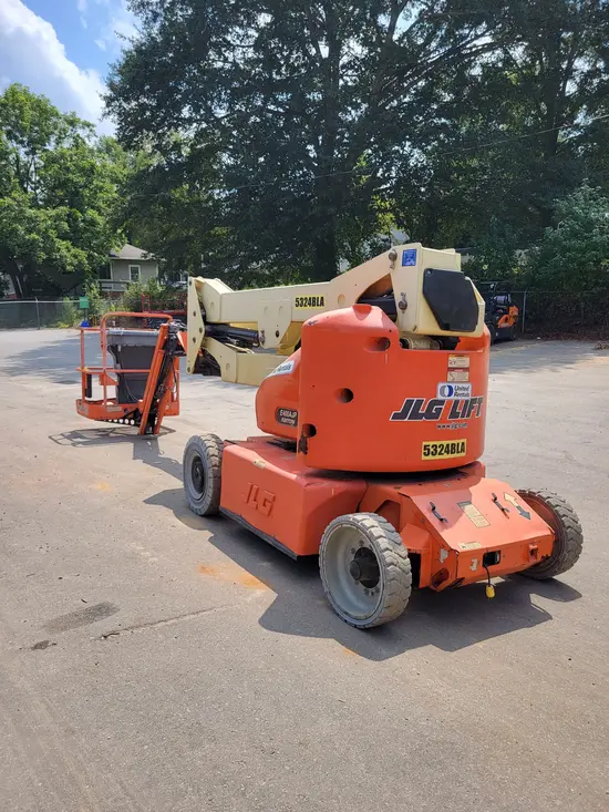2013 JLG E400AJPN Articulating Boom Lift