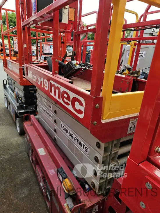 2018 MEC MICRO 19 Scissor Lift