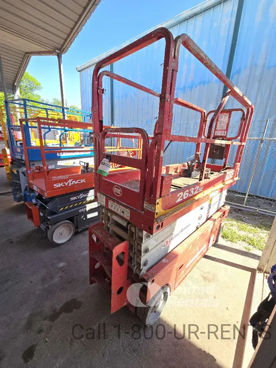 2017 MEC 2632SE Scissor Lift