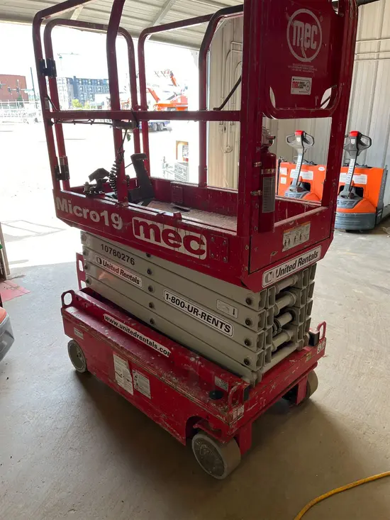 2018 MEC MICRO 19 Scissor Lift