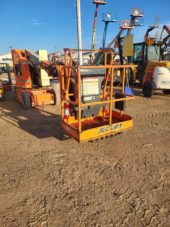 2016 JLG E300AJP Articulating Boom Lift