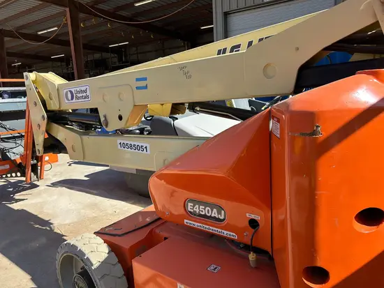 2017 JLG E450AJ Articulating Boom Lift